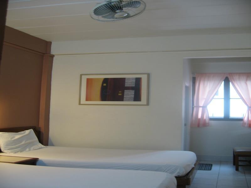 Oyo 335 Top Inn Khaosan Banguecoque Exterior foto